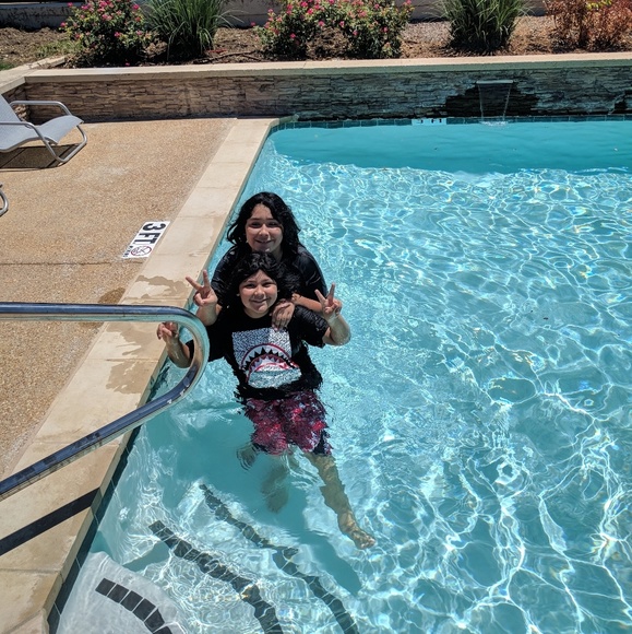 Meet your Posher, Lorenzo - Picture 1 of 1